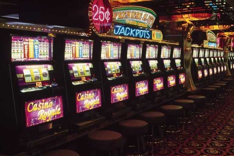 bobatoto 4d platform dashboard showing slot tournaments, live tables, and sportsbook markets